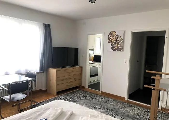 Bright And Quiet In The Center - Sky1 زيورخ